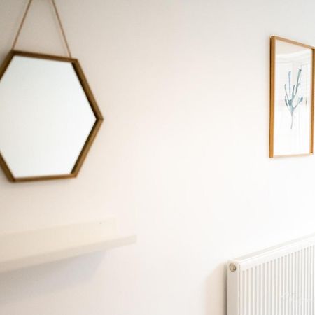 The Lookout, Modern Home From Home, Sleeps 5, With Private Parking & Outside Terrace St Ives Extérieur photo