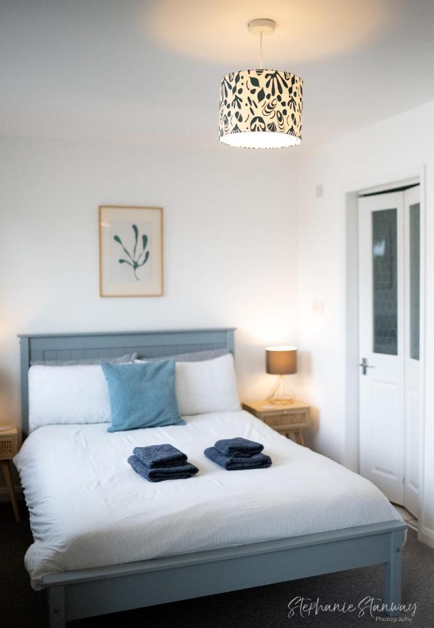 The Lookout, Modern Home From Home, Sleeps 5, With Private Parking & Outside Terrace St Ives Extérieur photo
