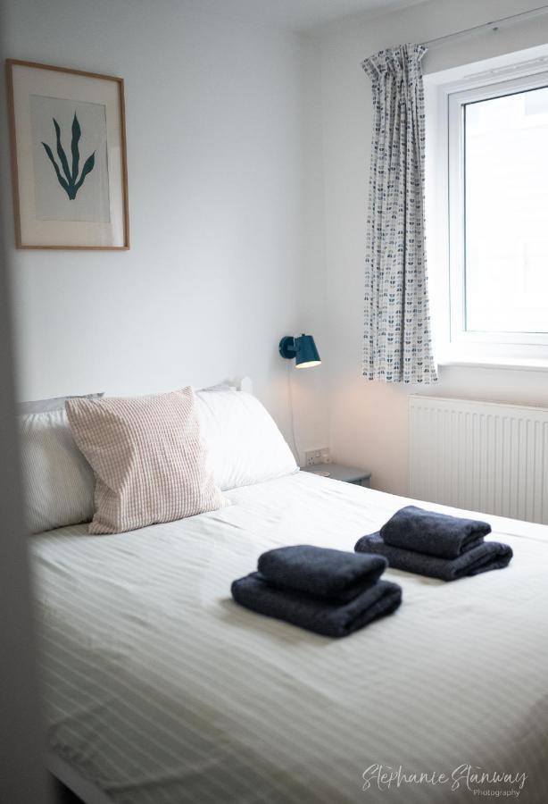 The Lookout, Modern Home From Home, Sleeps 5, With Private Parking & Outside Terrace St Ives Extérieur photo